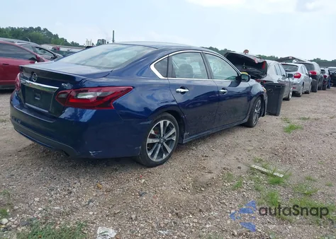 2017 Nissan Altima 2.5 Sr из США, поврежденный, VIN 1N4AL3AP2HC159093
